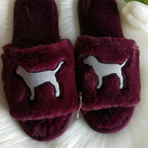 XSize M🌺PINK VICTORIA'S SECRET SLIPPERS.nwt - Picture 2 of 4